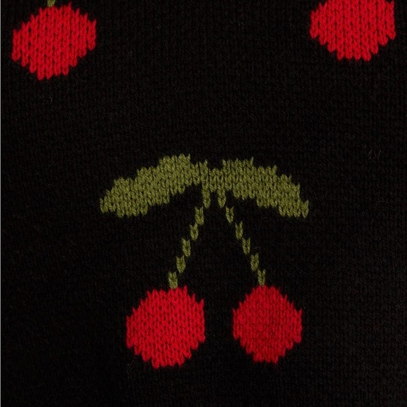 Le Lis Collection Cropped Sweater Vest Cherry Motif Black Red Small V-Neck - Picture 3 of 12